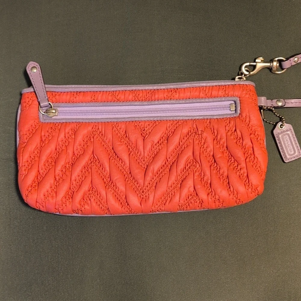 Coach Puffy Quilted Orange and Purple Chevron Wristlet with COA - Picture 4 of 7